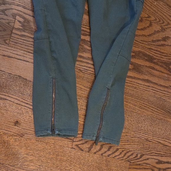 Isabel Maternity by Ingrid & Isabel Olive Jeggings - Picture 6 of 6